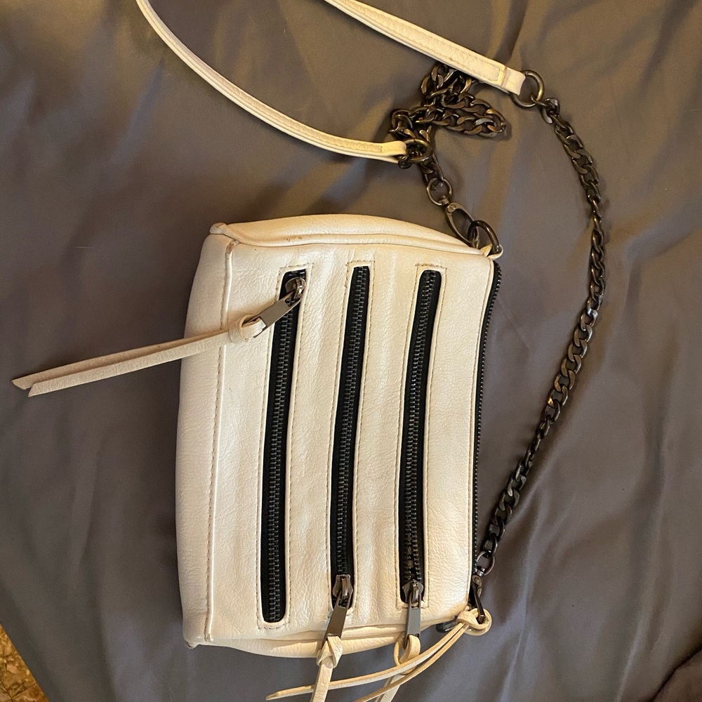 Charming Charlie‘s cross body bag